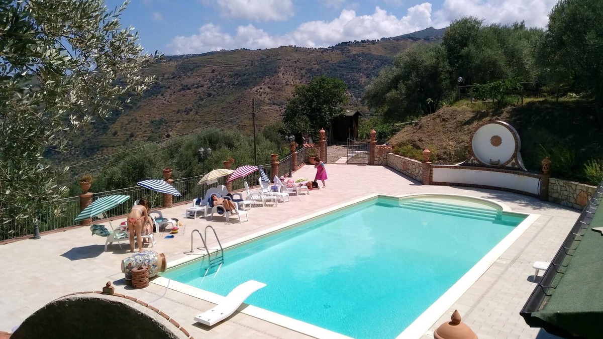 Reitano Apartment | Homerez - Nice appartement 5 km away from the beach for 4 ppl. with shared pool