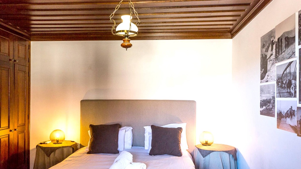 Queimada Apartment | Homerez - Nice appartement for 2 ppl. with shared pool and jacuzzi at Armamar