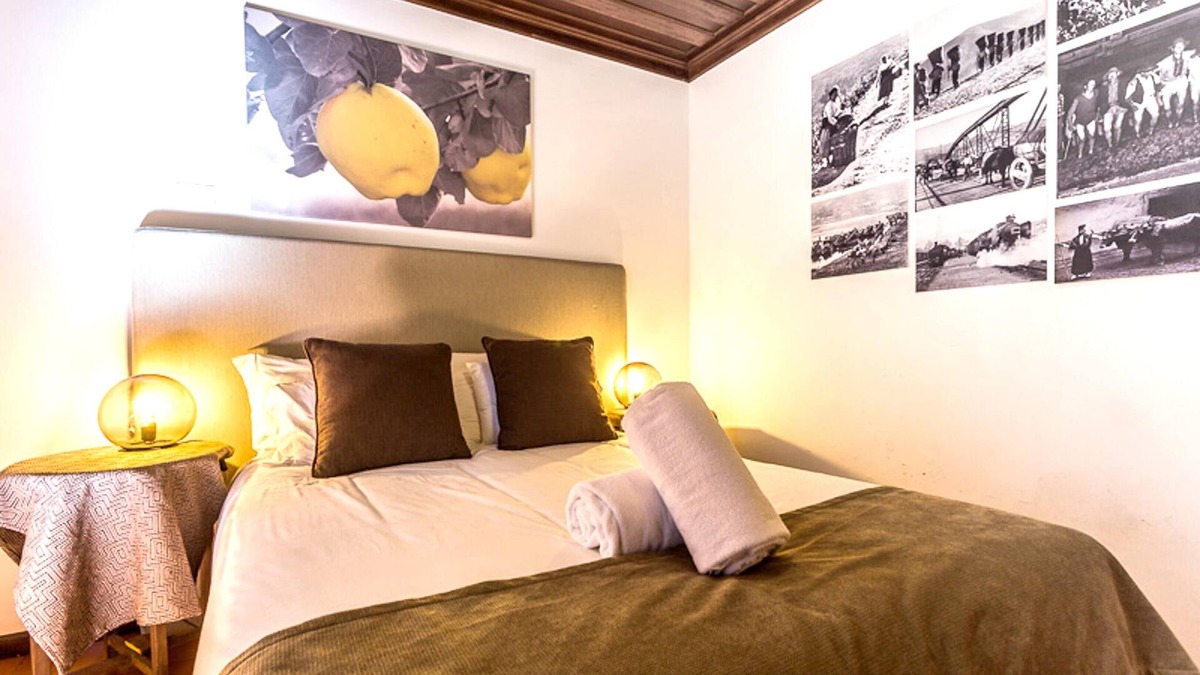 Queimada Apartment | Homerez - Nice appartement for 4 ppl. with shared pool and jacuzzi at Armamar