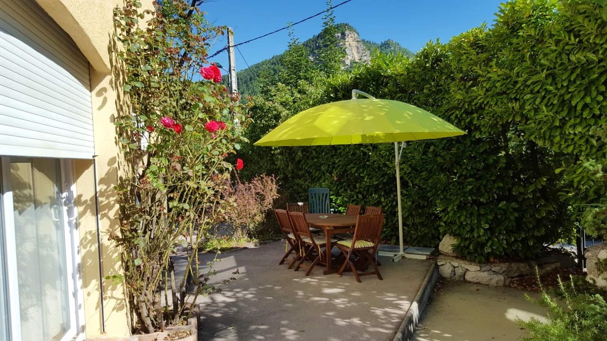 Annot Apartment | Homerez - Nice appartement for 6 ppl. with garden and terrace at Annot