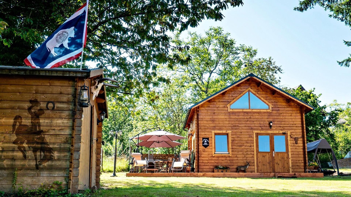 Novalaise Ski Chalet | Homerez - Nice chalet 2 km away from the beach for 4 ppl. with jacuzzi and spa