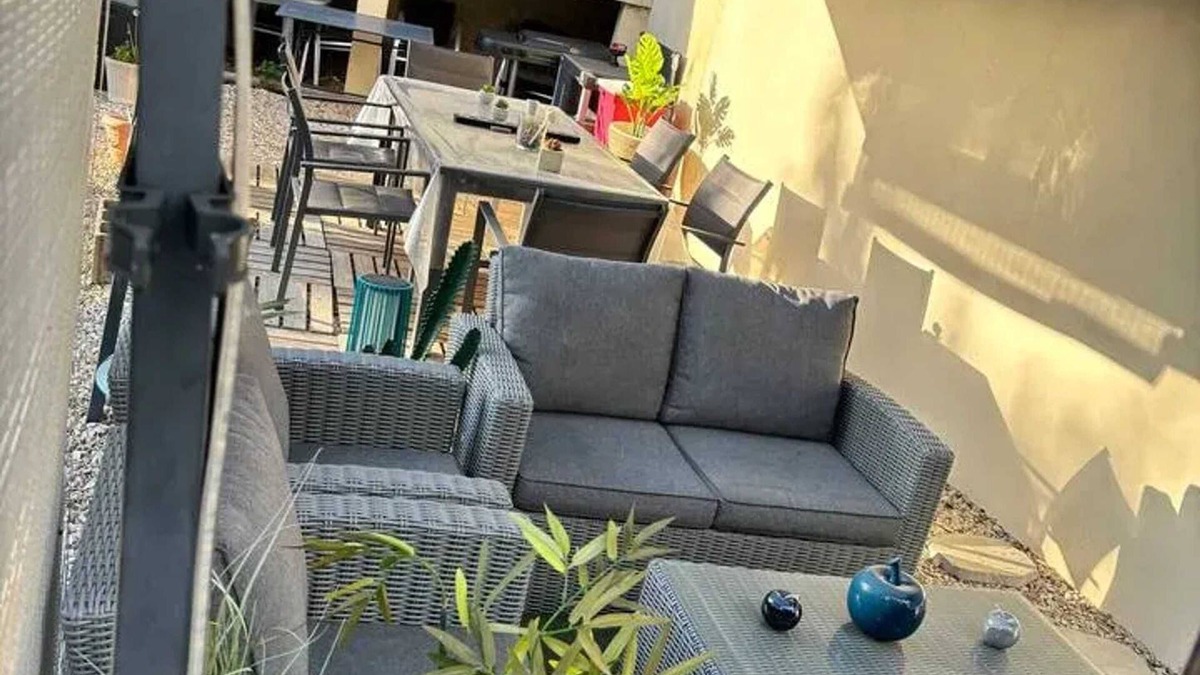 Noe House | Homerez - Nice house for 4 ppl. with garden and terrace at Noé