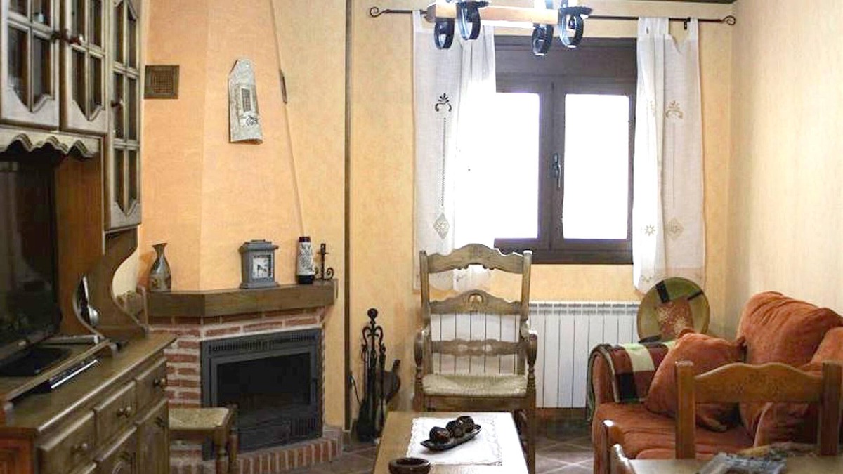 Hueva House | Homerez - Nice house for 6 ppl. at Hueva