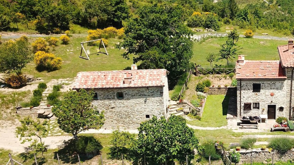 Pieve Santo Stefano House | Homerez - Nice house for 3 ppl. with shared pool at Brancialino
