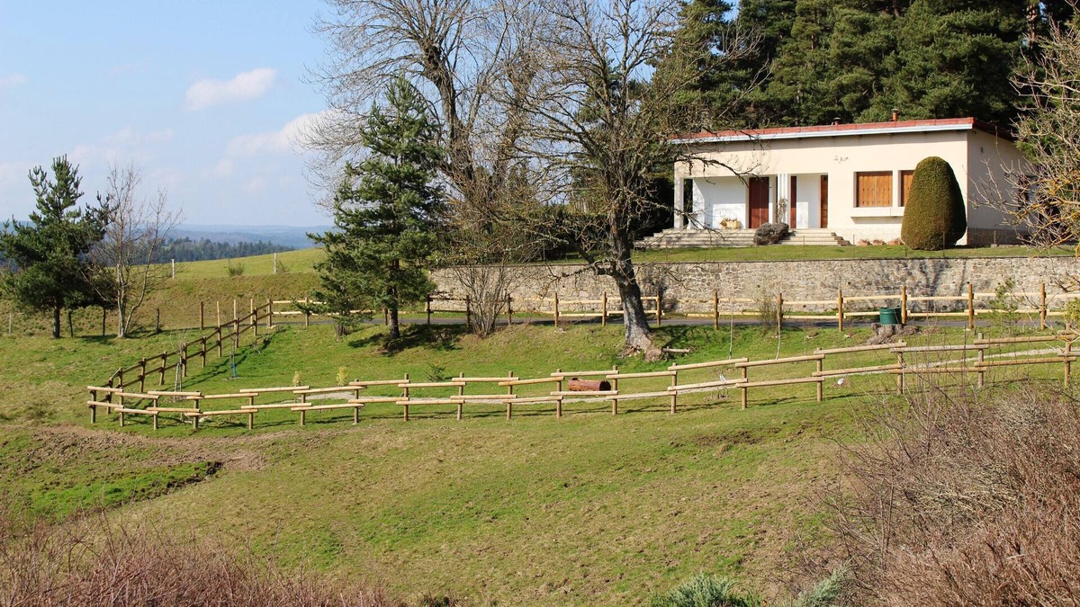 Langogne House | Homerez - Nice house With mountain view and terrace