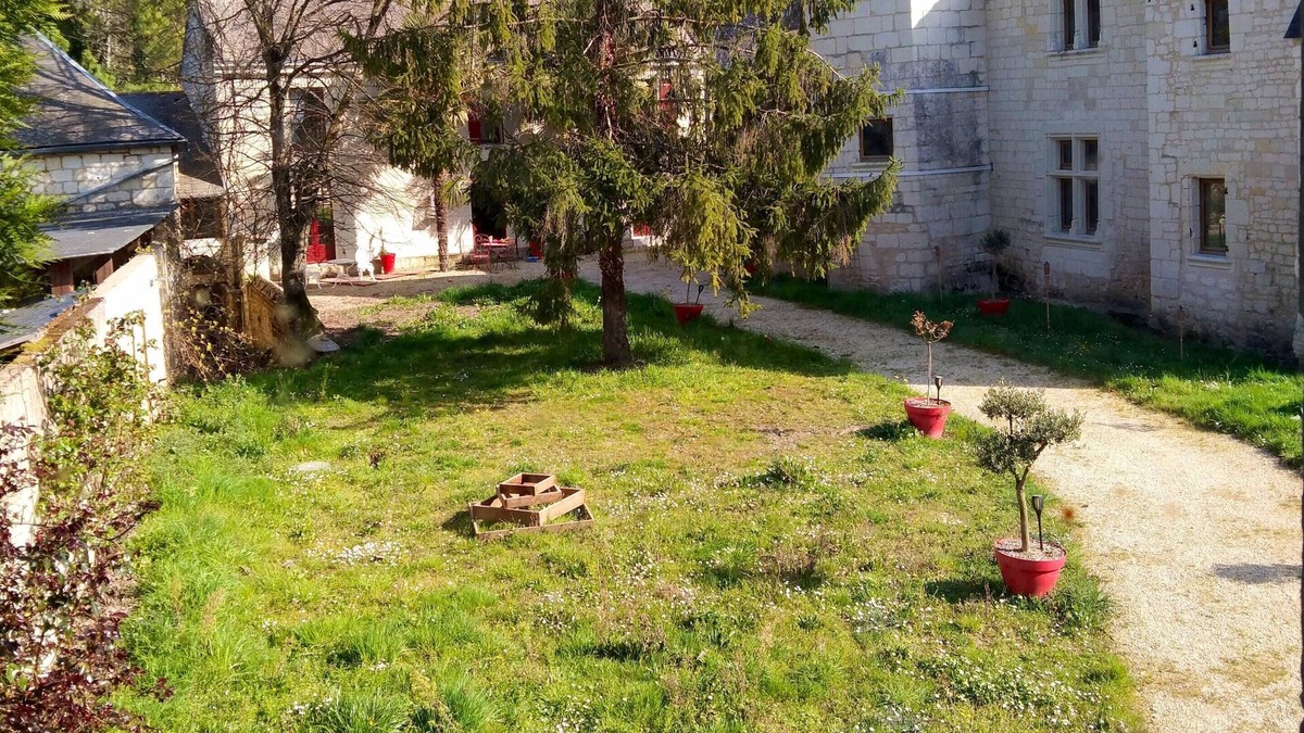 Courchamps House | Homerez - Nice property for 4 ppl. with terrace and balcony at Courchamps