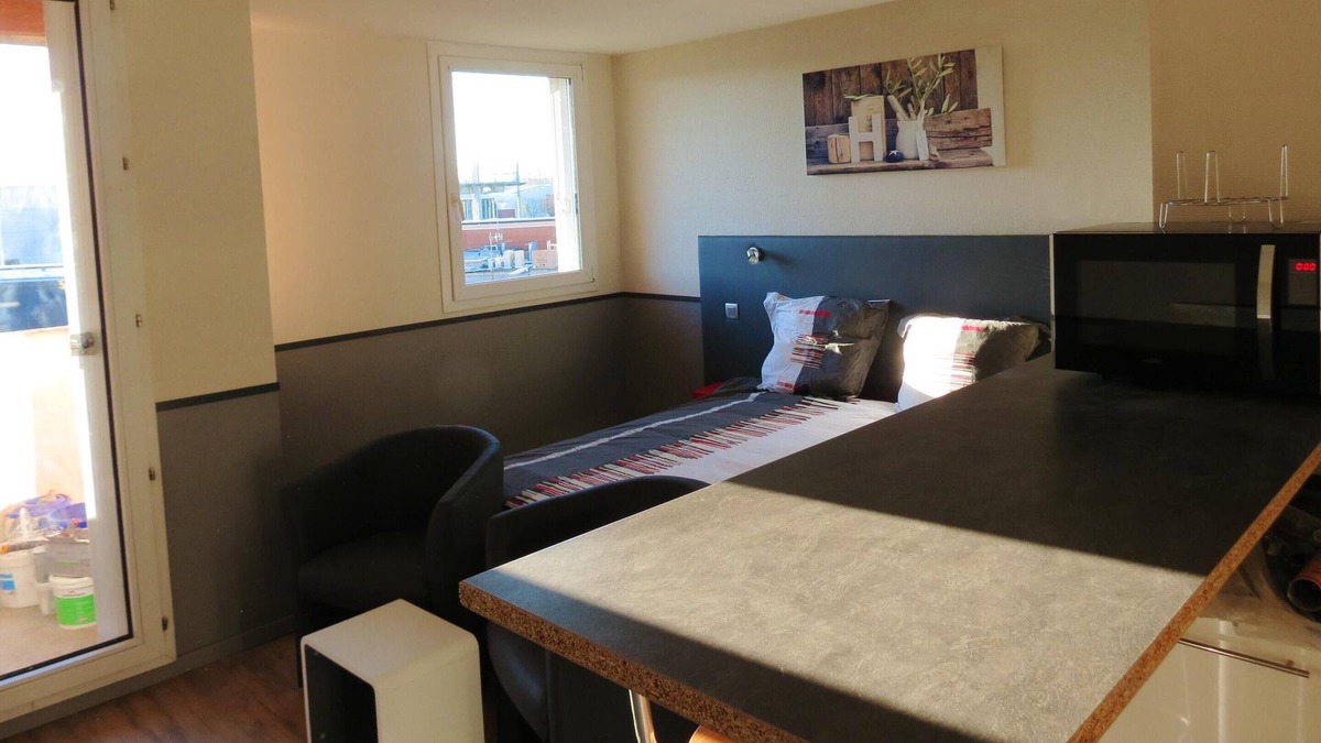 Juncasse - Argoulets Apartment | Homerez - Nice studio for 2 ppl. with balcony at Toulouse