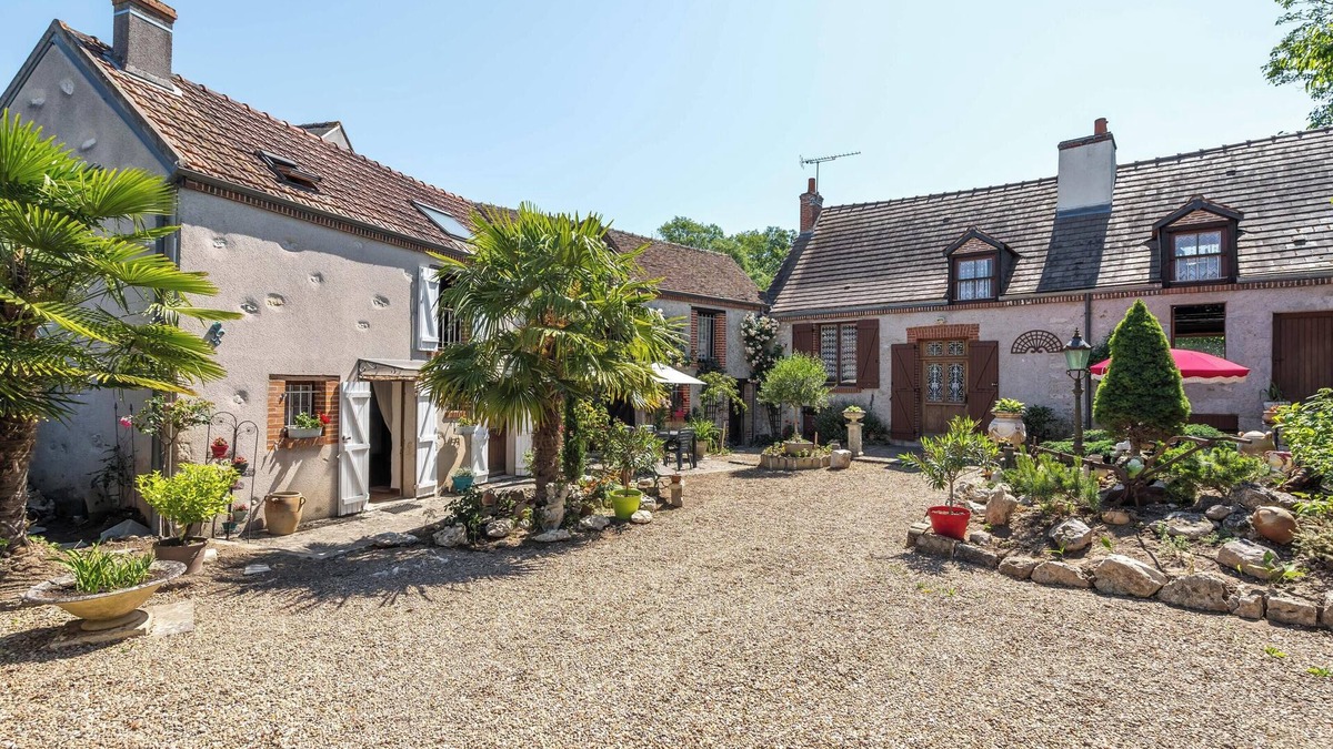 Mer House | Homerez - Peaceful countryside house in Mer