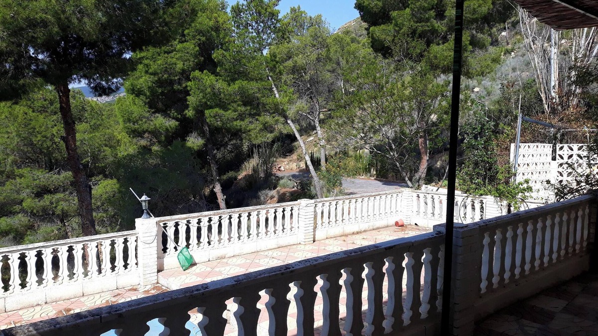 Chulilla Villa | Homerez - Picturesque Villa in Chulilla with Private Pool