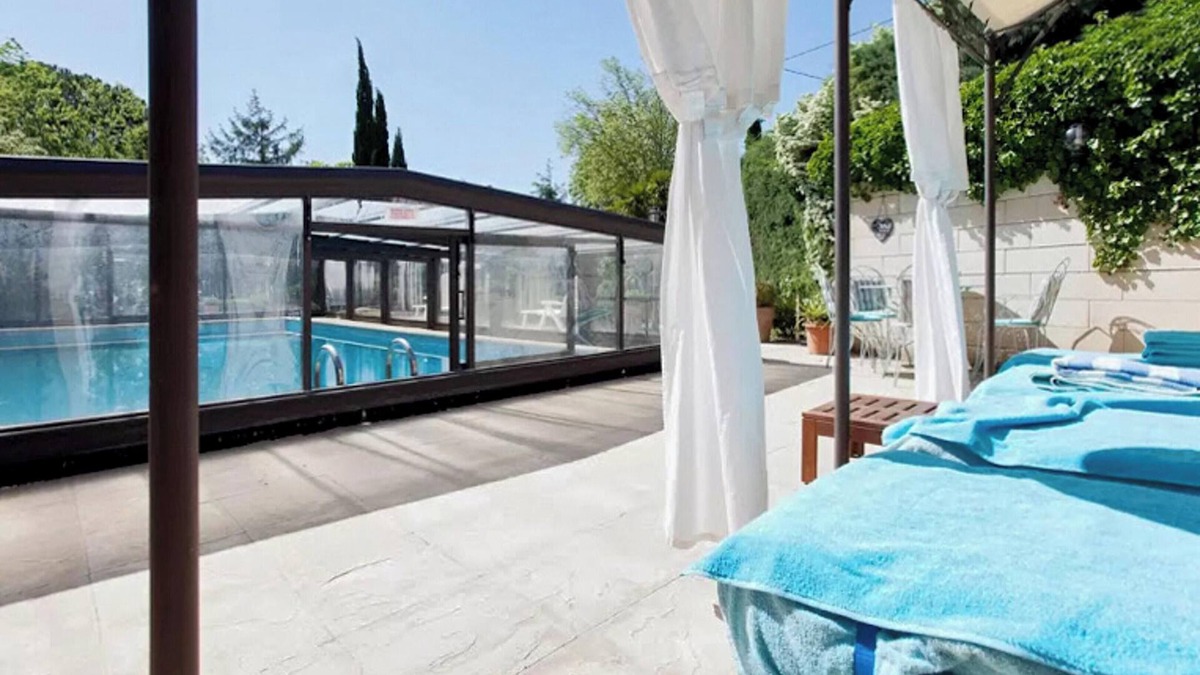 Barbentane Villa | Homerez - Provencal Villa with Pool in Barbentane