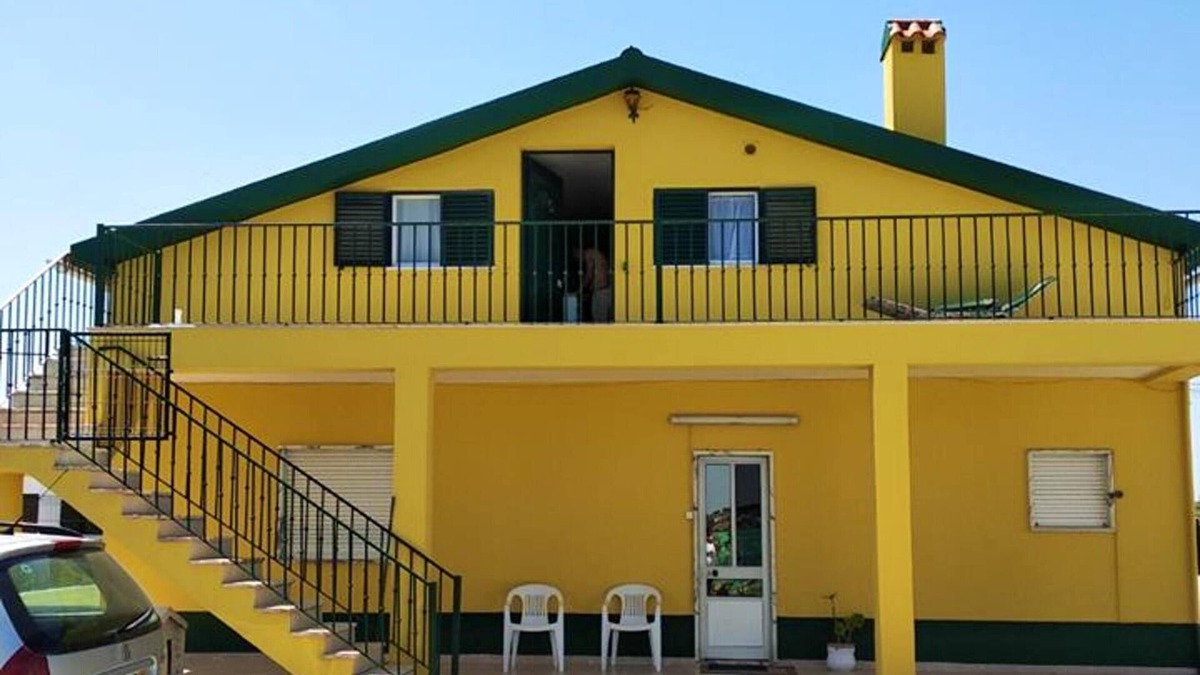 Sobral de Monte Agraco House | Homerez - House for 6 ppl. with garden and terrace at Sobral de Monte Agraço