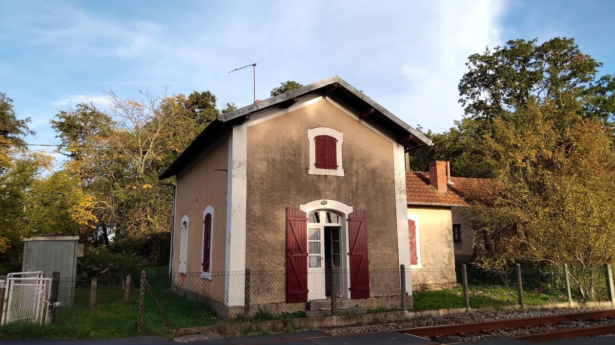 Lathus-Saint-Remy House | Homerez - Spacious house for 7 ppl. at Lathus-Saint-Rémy