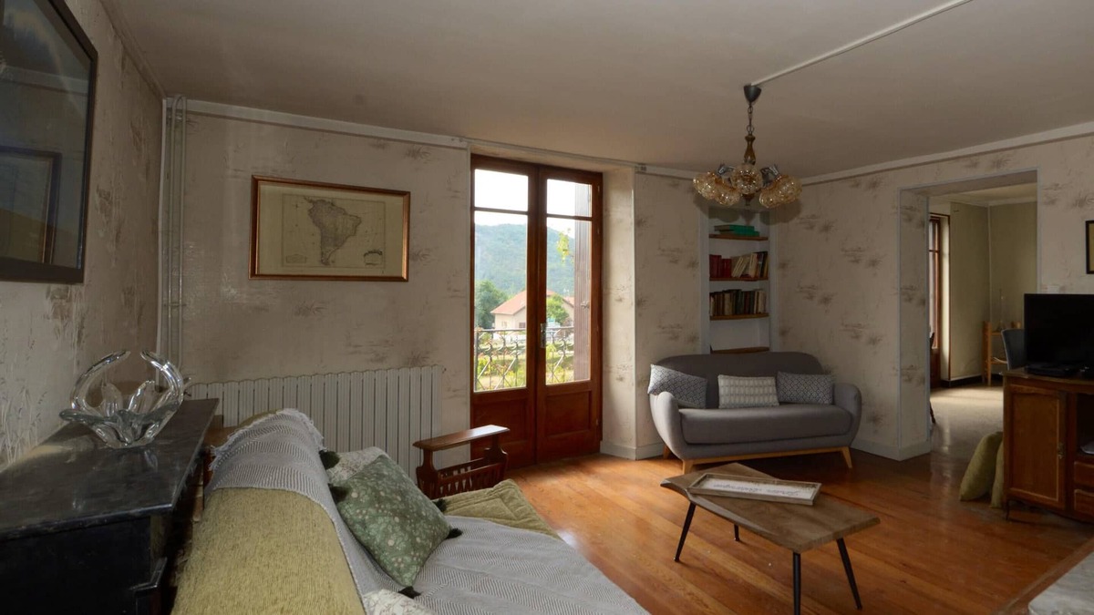 Aspres-sur-Buech House | Homerez - Spacious house for 6 ppl. with balcony at Aspres-sur-Buëch