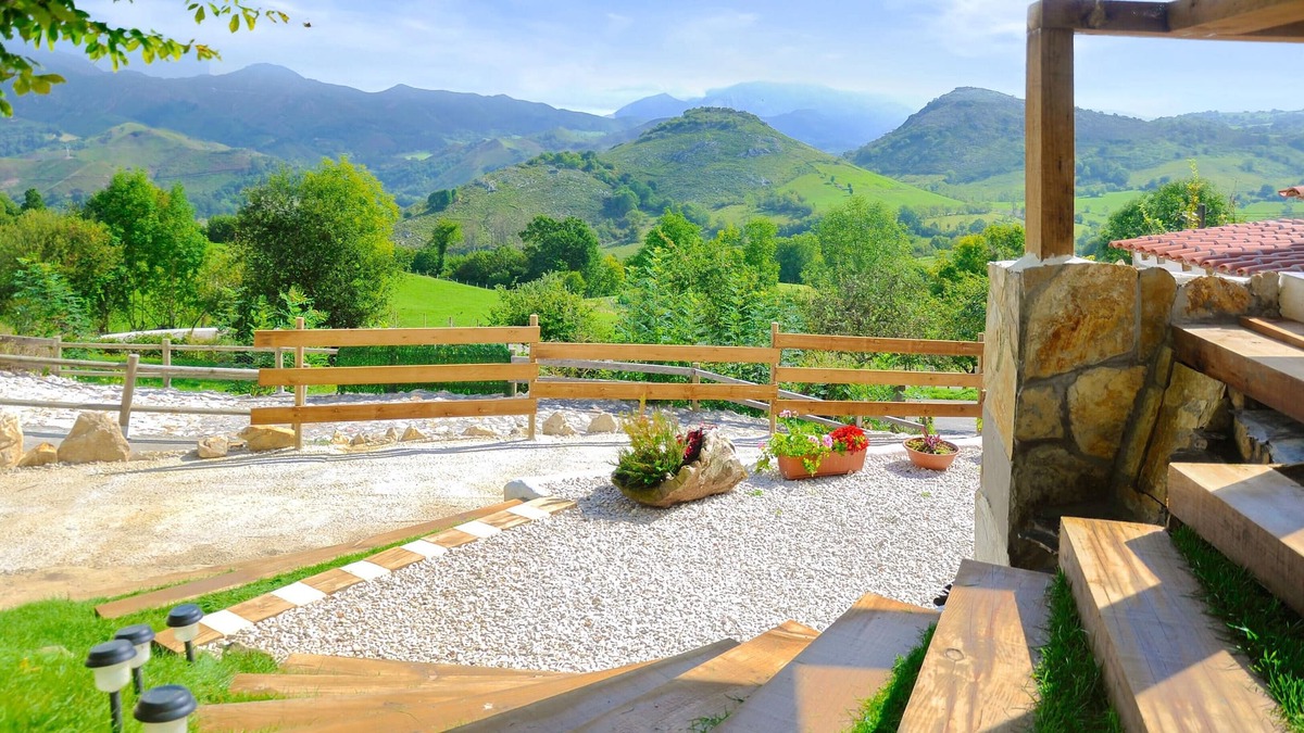 Onis House | Homerez - Spacious house for 8 ppl. with terrace at Picos de Europa