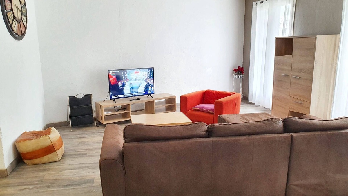 Moulin a Vent Apartment | Homerez - Spacious Apartment in Perpignan, balcony