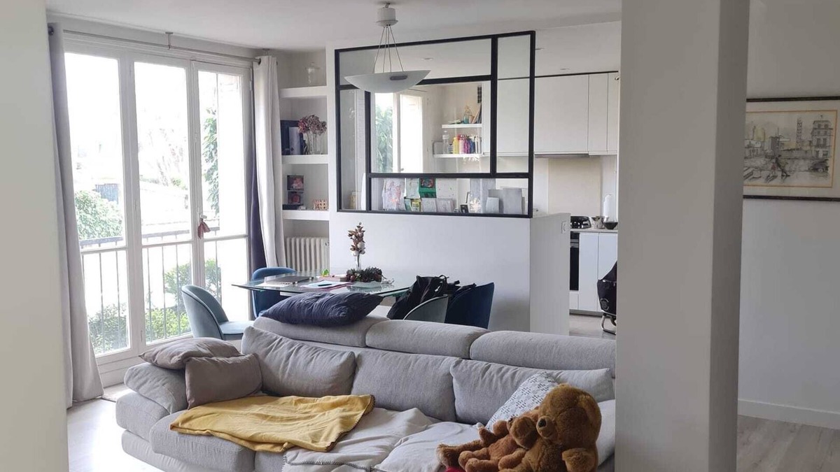 Chatou Apartment | Homerez - Spacious apartment near Chatou with fenced garden