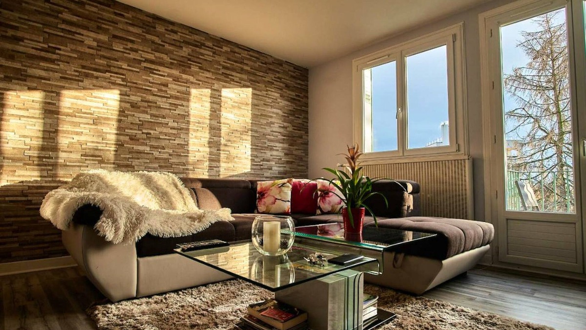 Nevers Apartment | Homerez - Spacious Apartment in Nevers with Balcony and Parking
