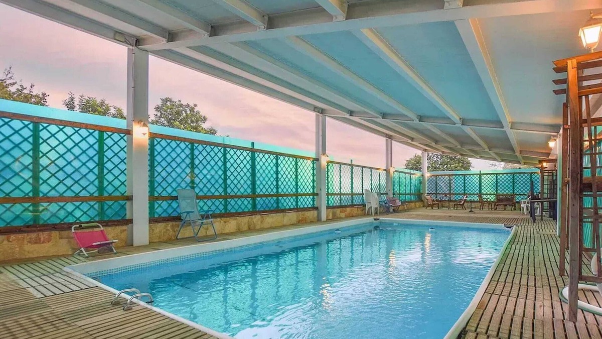 Casa Papa Apartment | Homerez - Spacious Apartment in Modica with Shared Pool & Garden