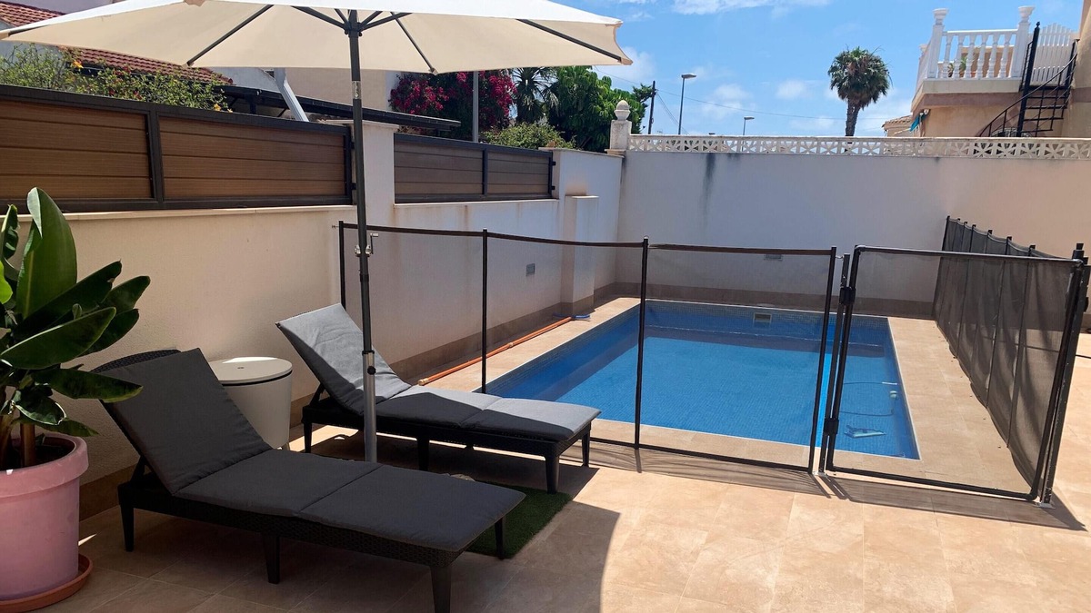 Mil Palmeras House | Homerez - Spacious house 1 km away from the beach for 6 ppl. with swimming-pool