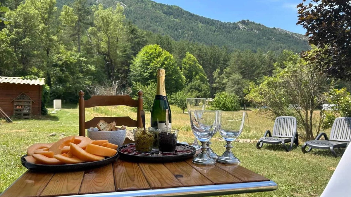 Castellane House | Homerez - Spacious House in Castellane with Garden and Mountain View