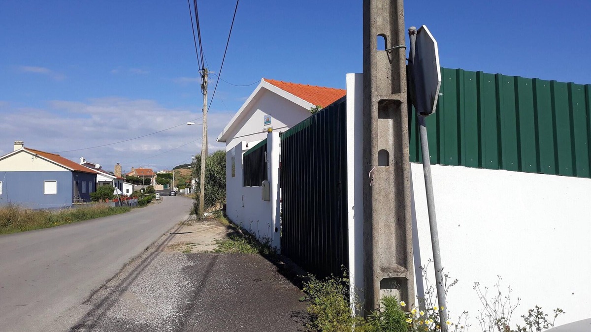 Mafra House | Homerez - Spacious House in Encarnação with Garden & Terrace