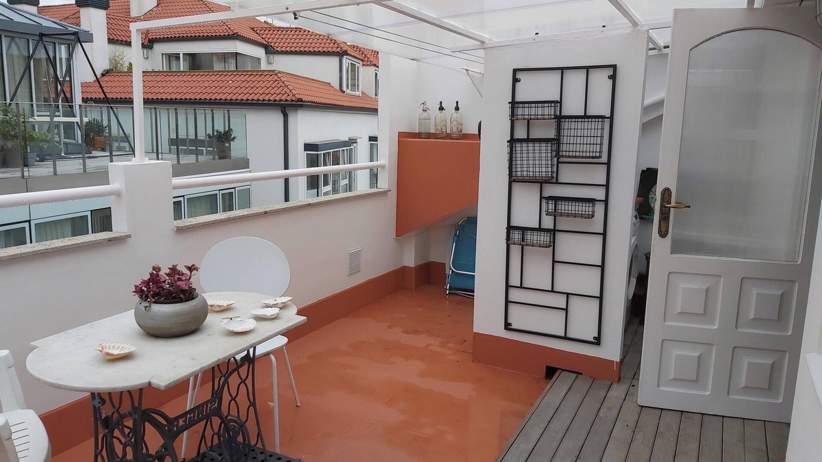 La Coruna House | Homerez - Spacious house with terrace and balcony in A Coruña