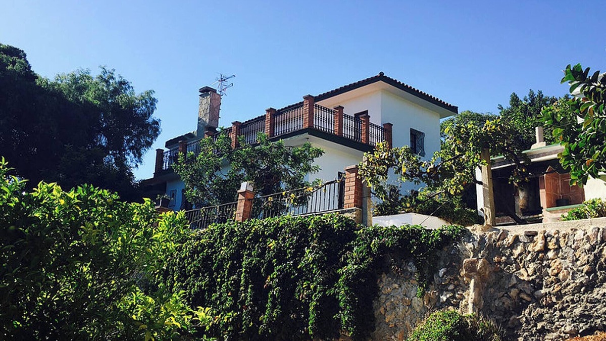 Tortosa House | Homerez - Spacious house in Tortosa with private pool