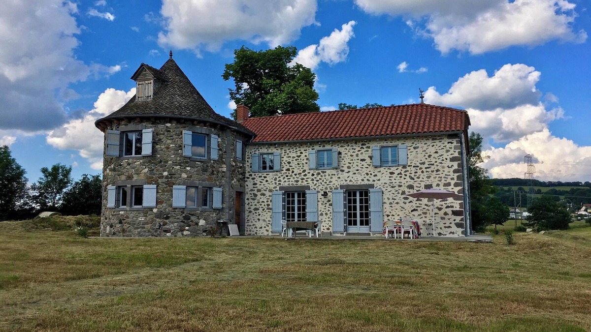Aurillac House | Homerez - Spacious House with Mountain View in Naucelles