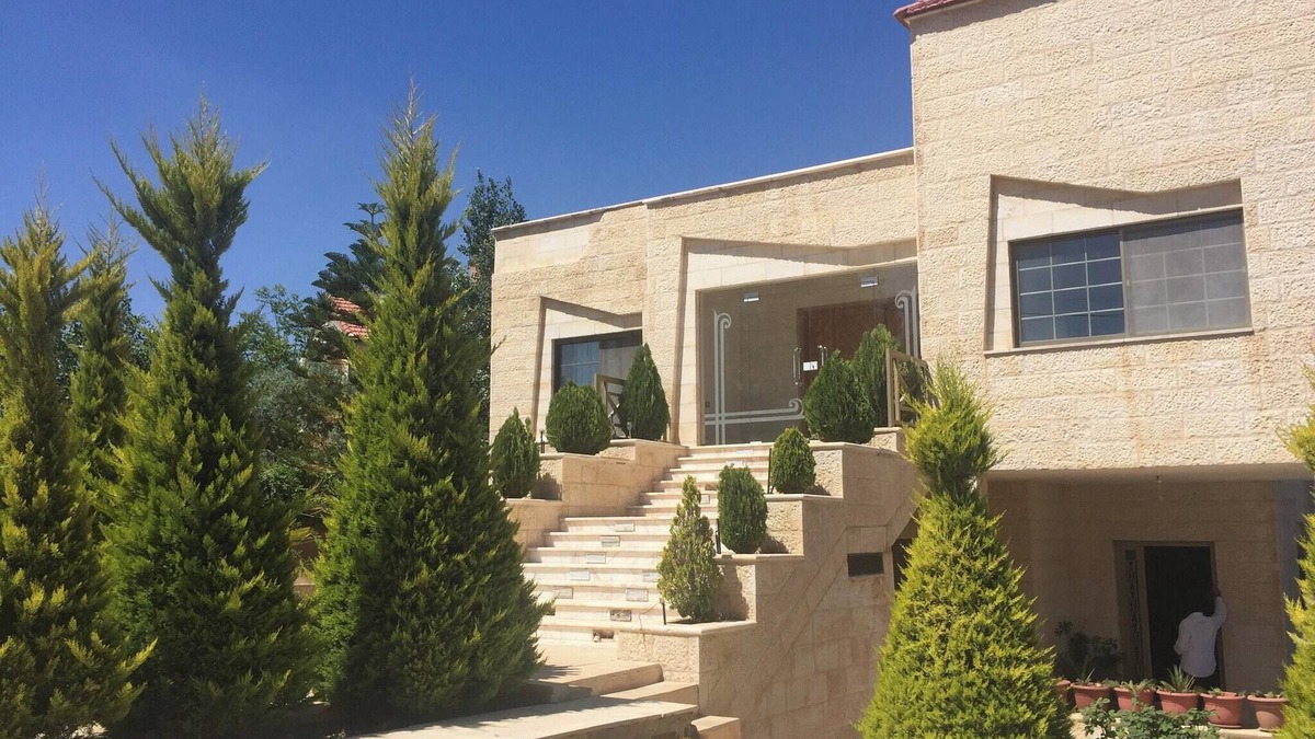 Suwailih House | Homerez - Spacious house in Amman with parking