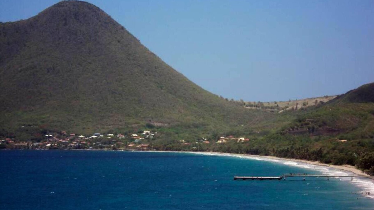 Fort-de-France Villa | Homerez - Spacious villa 2 km away from the beach for 8 ppl. with swimming-pool