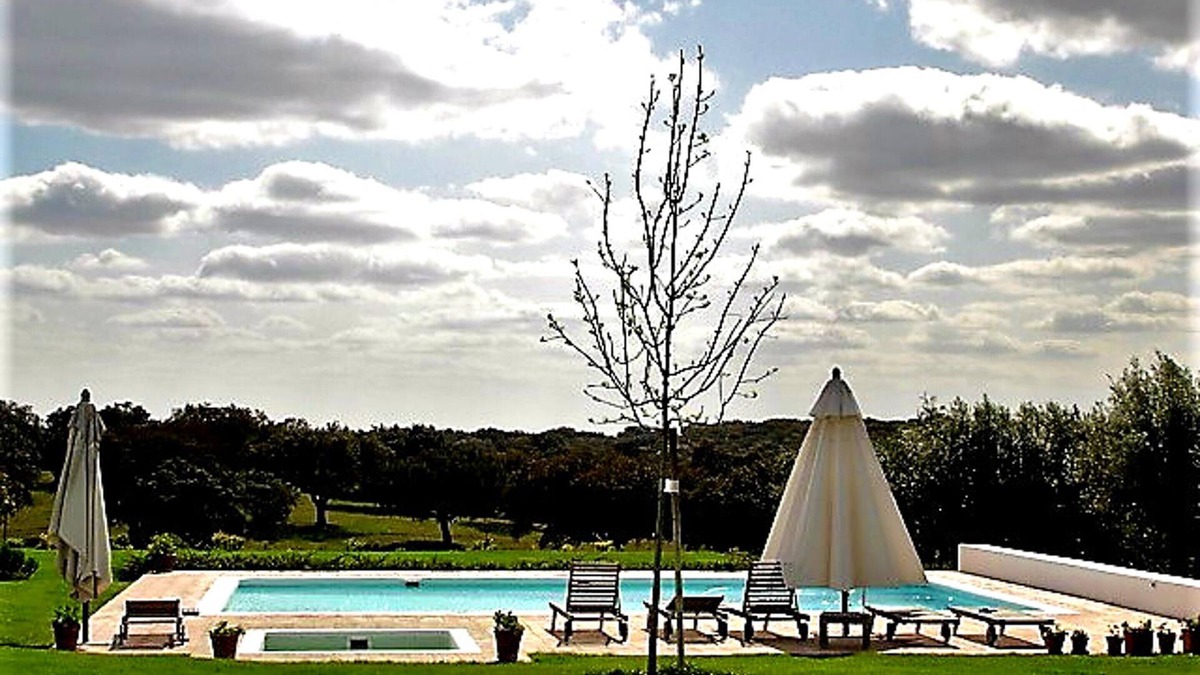 Alter do Chao House | Homerez - Spacious property for 4 ppl. with shared pool at Seda