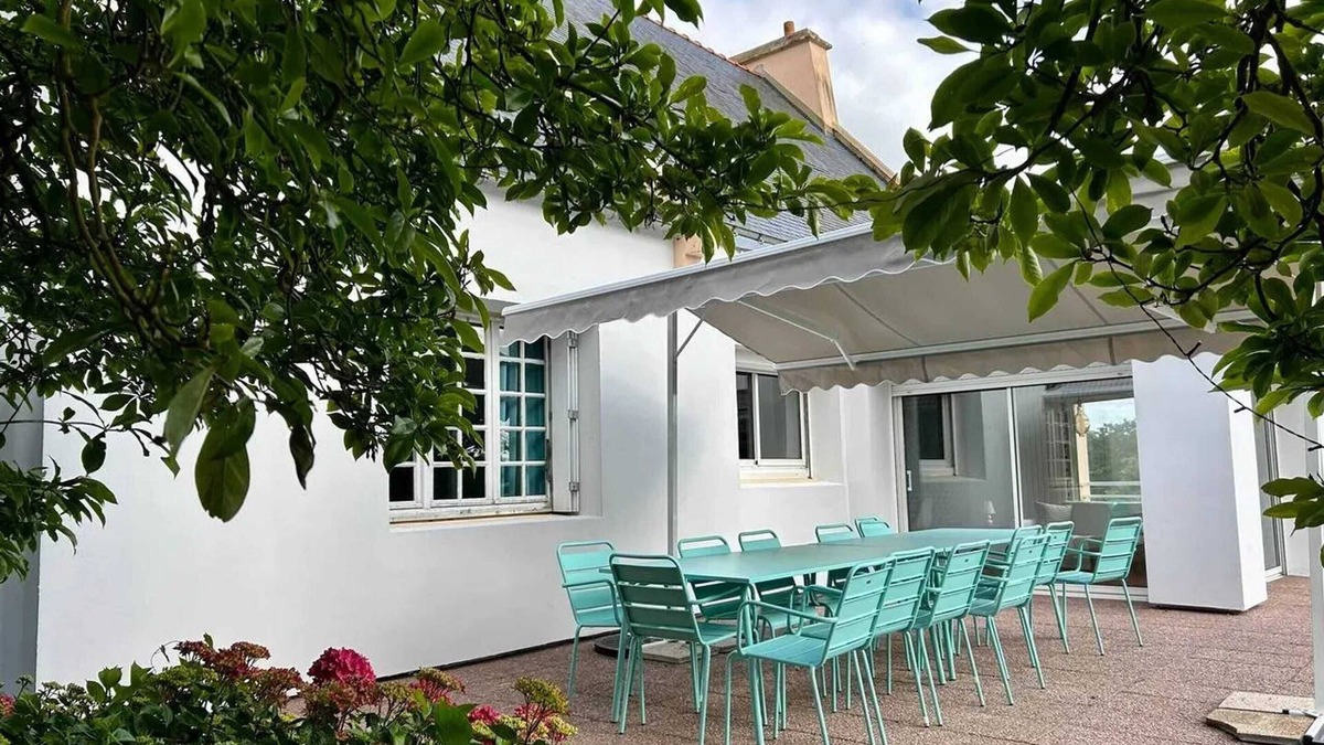 Saint-Hernin Villa | Homerez - Spacious Villa Saint-Hernin with Cosy Spa