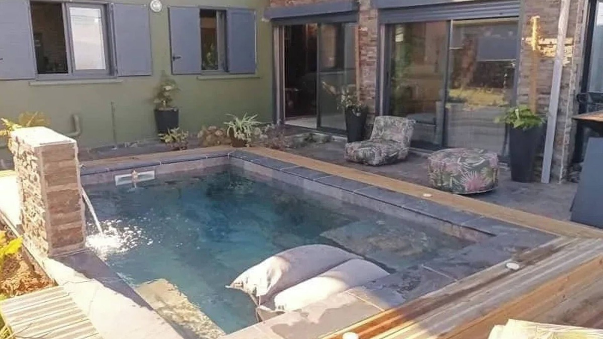 La Plaine des Cafres Villa | Homerez - Spacious Villa with Private Pool in Le Tampon