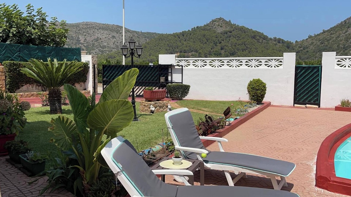 Gandia Villa | Homerez - Spacious villa with pool in Valencia 300m² ideal for 6 guests
