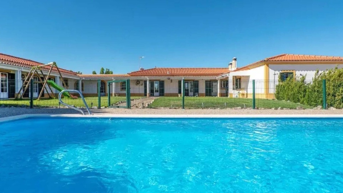Grandola Villa | Homerez - Spacious villa with private pool in Grândola