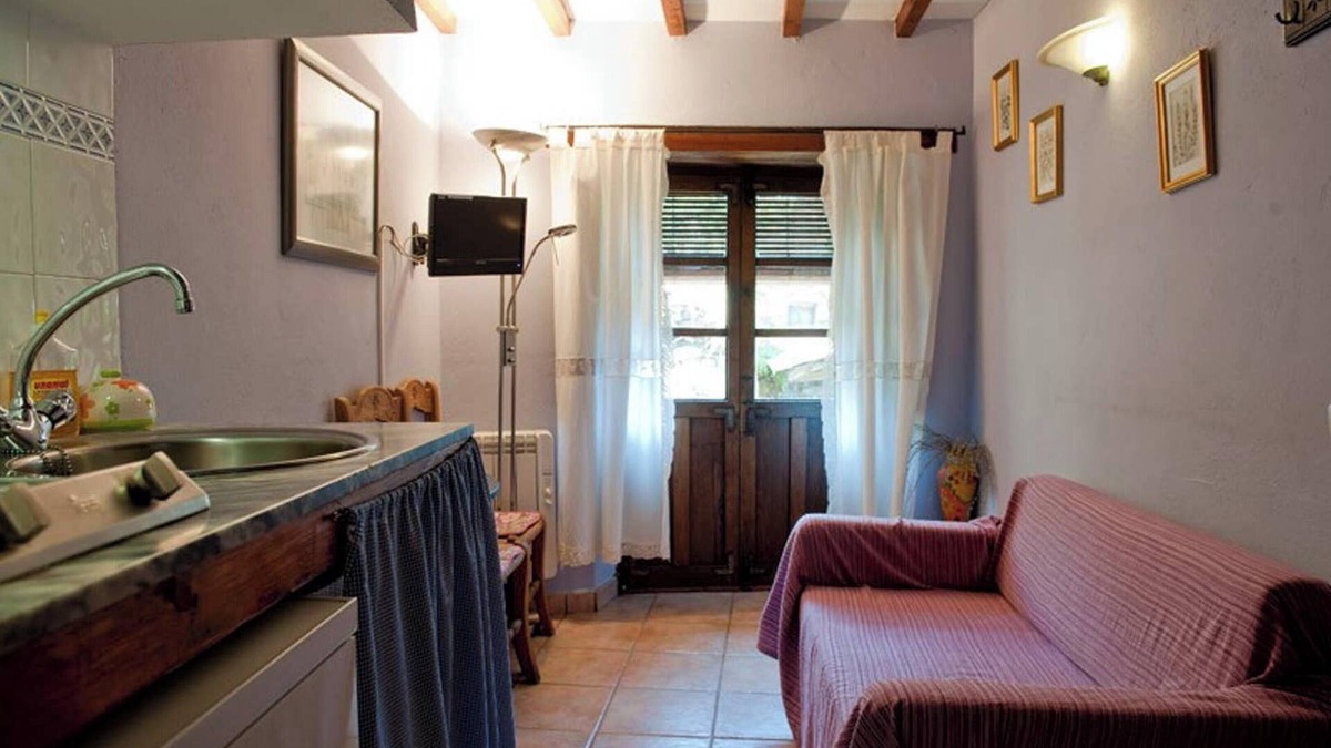 Robledillo de Gata Apartment | Homerez - "Studio in Robledillo de Gata"