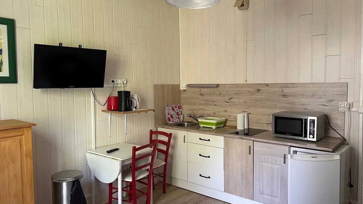 Neris-les-Bains Apartment | Homerez - Studio in Néris-les-Bains