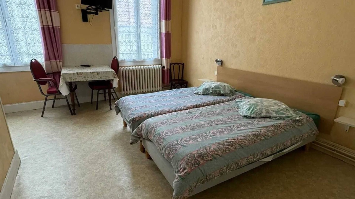 Neris-les-Bains Apartment | Homerez - Studio in Néris-les-Bains