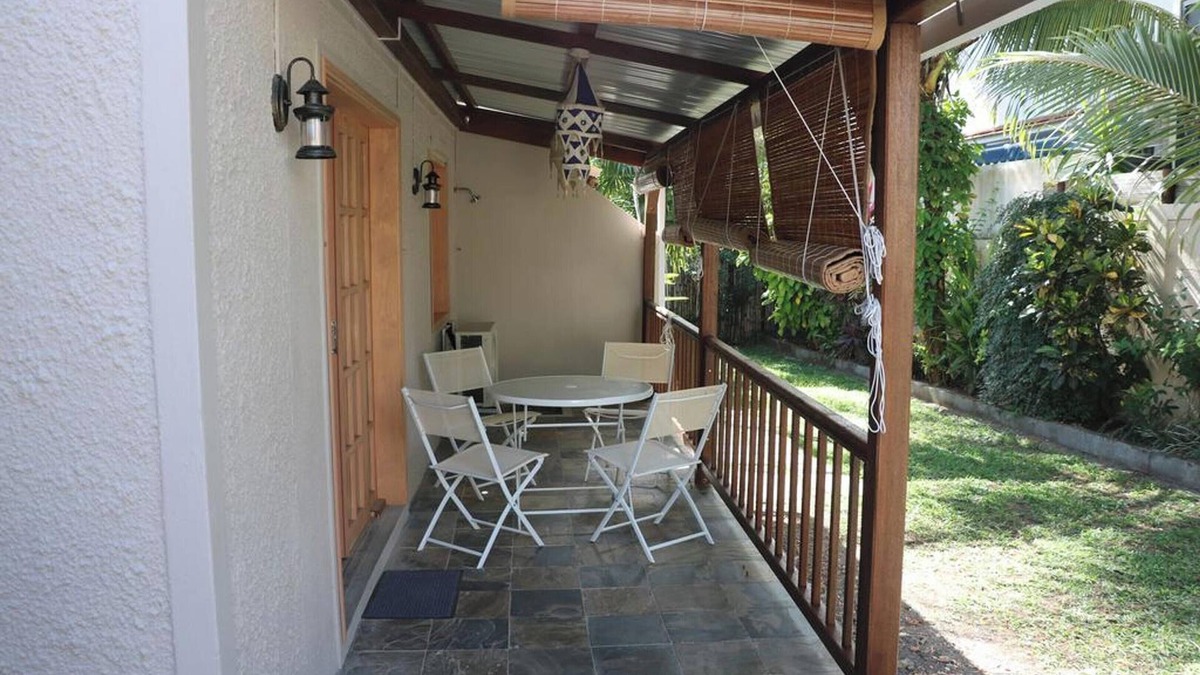 Blue Bay Apartment | Homerez - Studio in Blue Bay Near Beaches