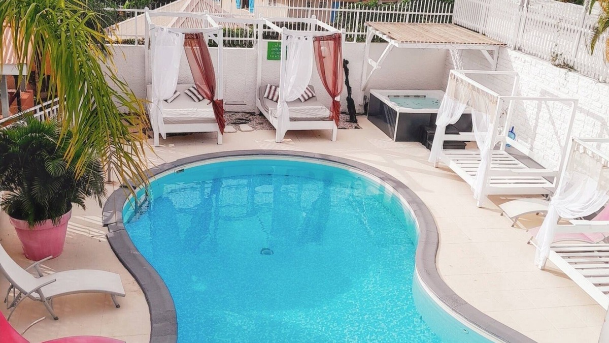 Sainte-Anne Apartment | Homerez - Studio in Sainte-Anne