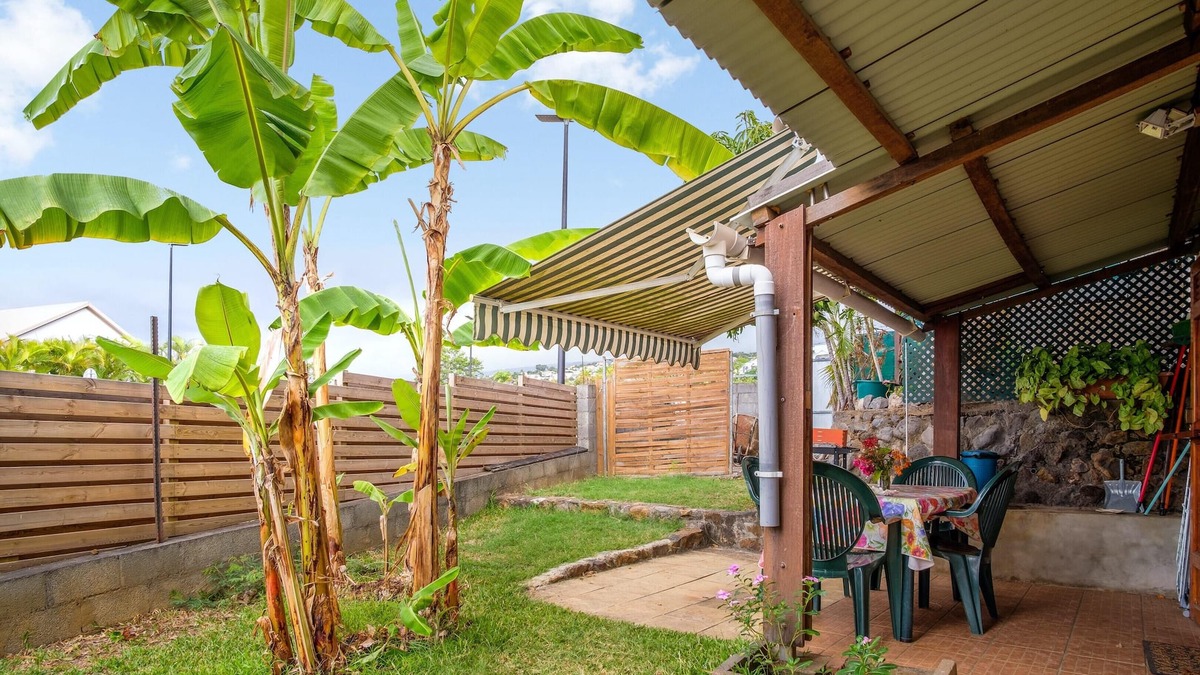 Plateau-Caillou Apartment | Homerez - Studio Ocean View, Saint Paul