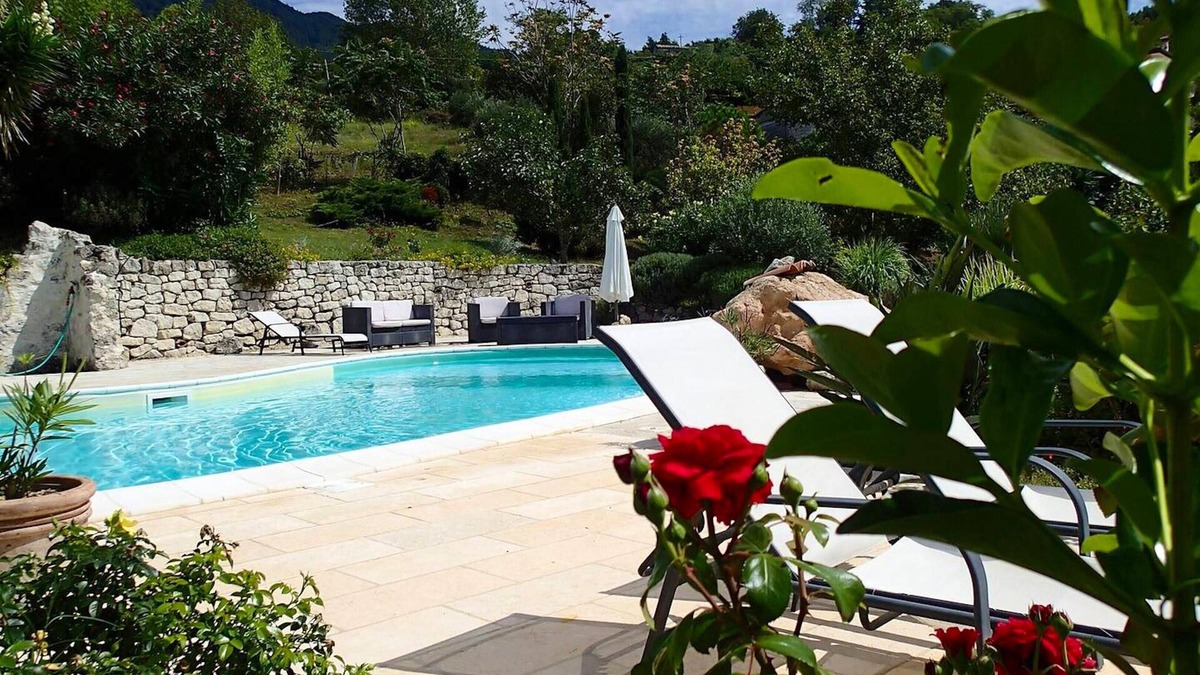 San Lucido Villa | Homerez - Villa 4 km away from the beach with swimming-pool, jacuzzi and terrace