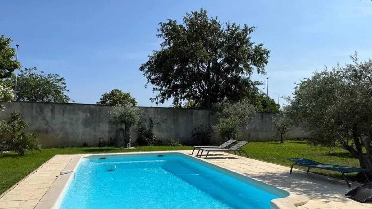 Chateaurenard Villa | Homerez - Villa, Châteaurenard