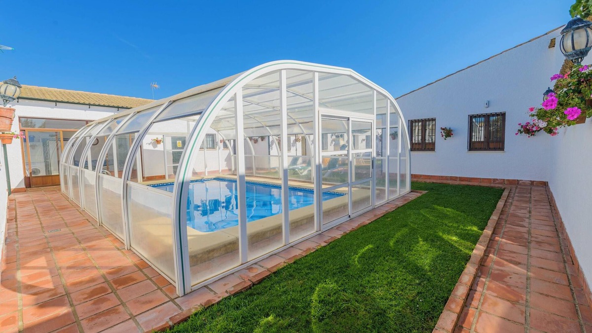 Rivero de Posadas Villa | Homerez - Villa in Rivero de Posadas.