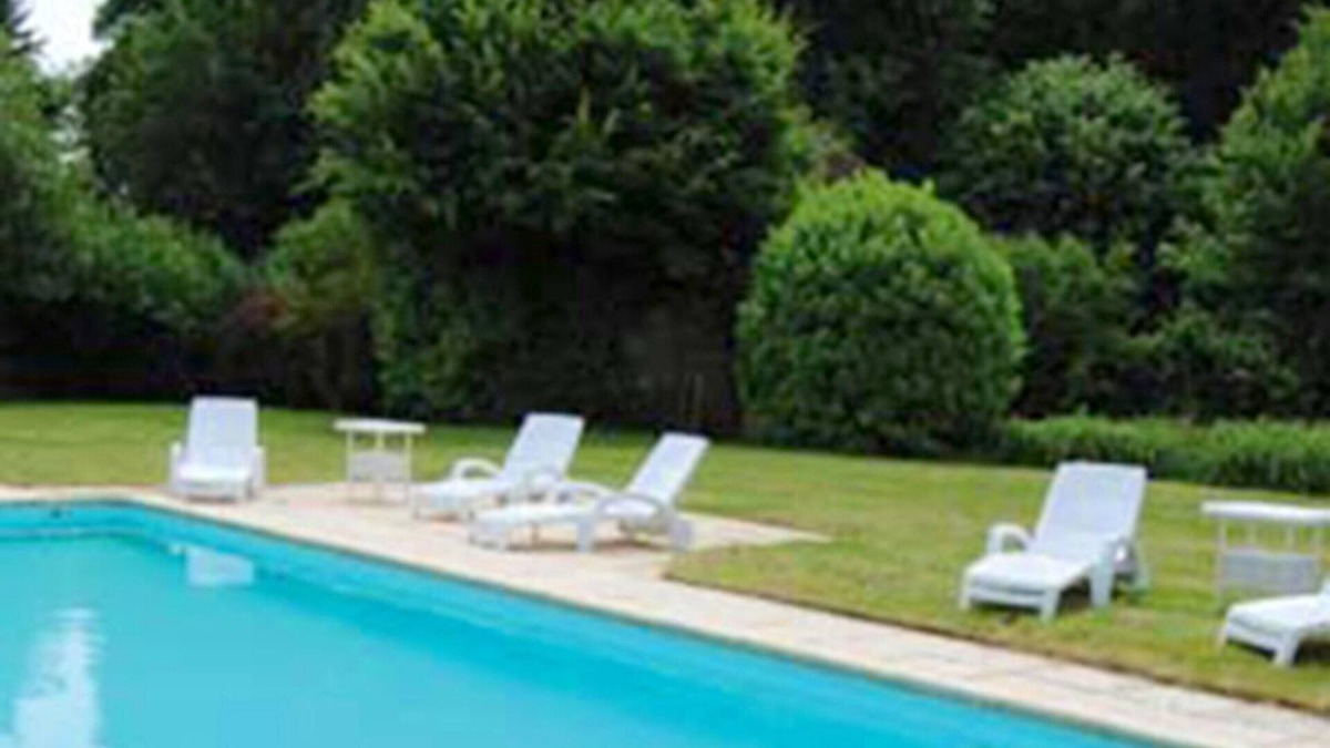La Quinte Villa | Homerez - Villa for 16 ppl. with swimming-pool, terrace and balcony at La Quinte