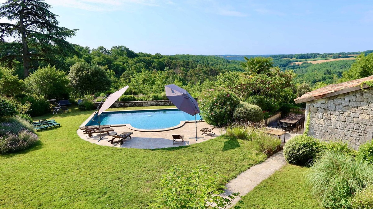 La Croix-Blanche Villa | Homerez - Villa in La Croix-Blanche