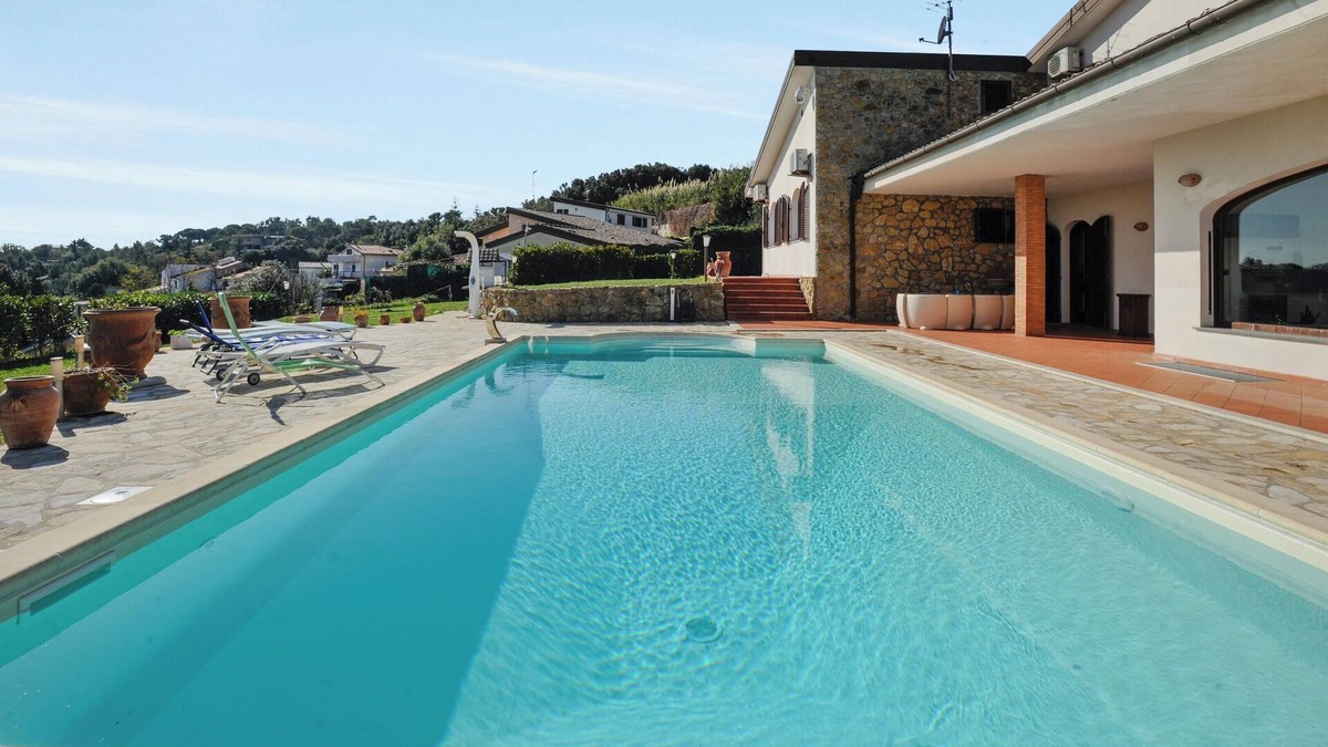 Castellaccio Villa | Homerez - Villa in Castellaccio