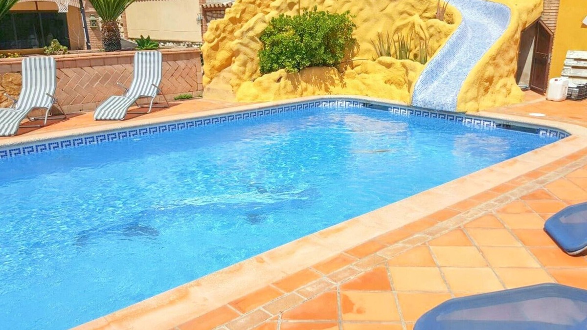 Ecija Villa | Homerez - Villa in Écija with Pool