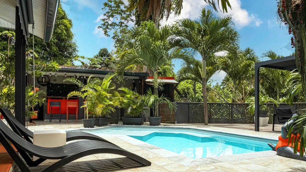 Le Lamentin Villa | Homerez - Villa in Lamentin with pool.