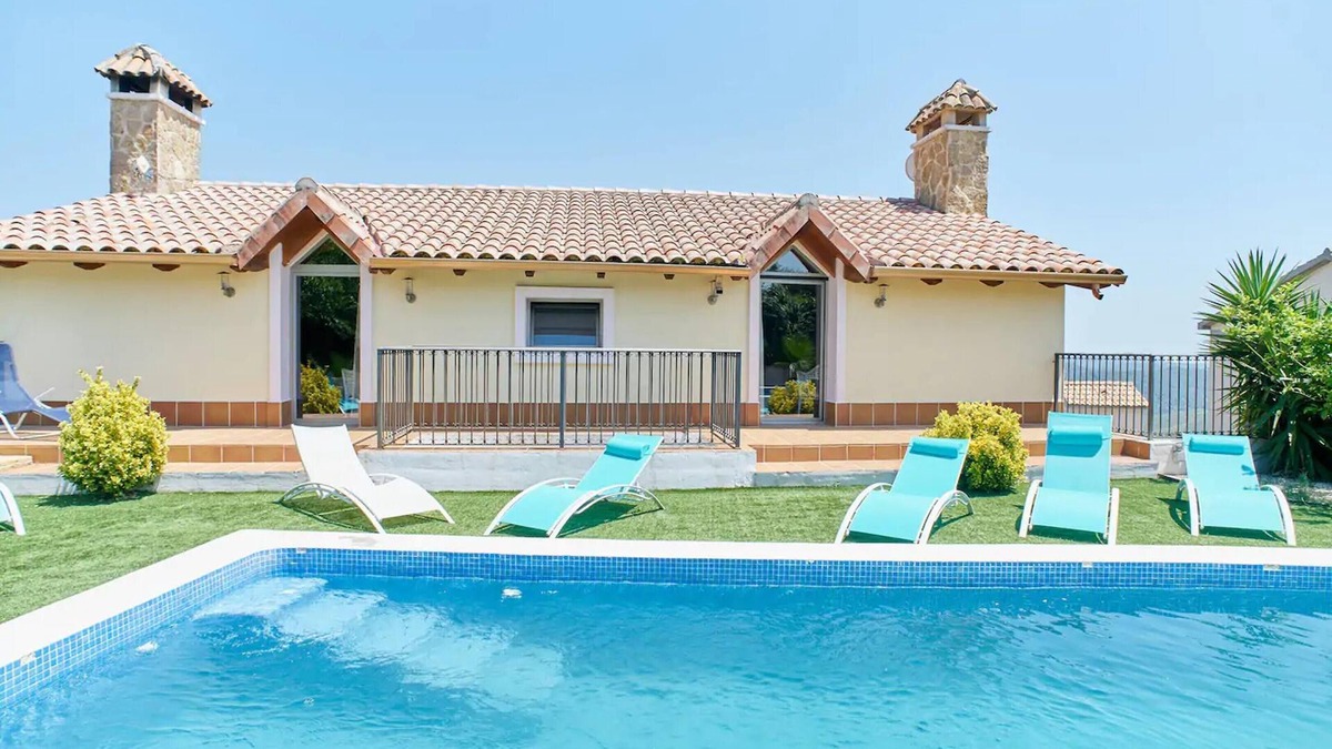 Olivella Villa | Homerez - Villa in Olivella with pool